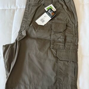 5.11 Tactical Tundra Shorts Olive Green 73287 Size 38 NWT